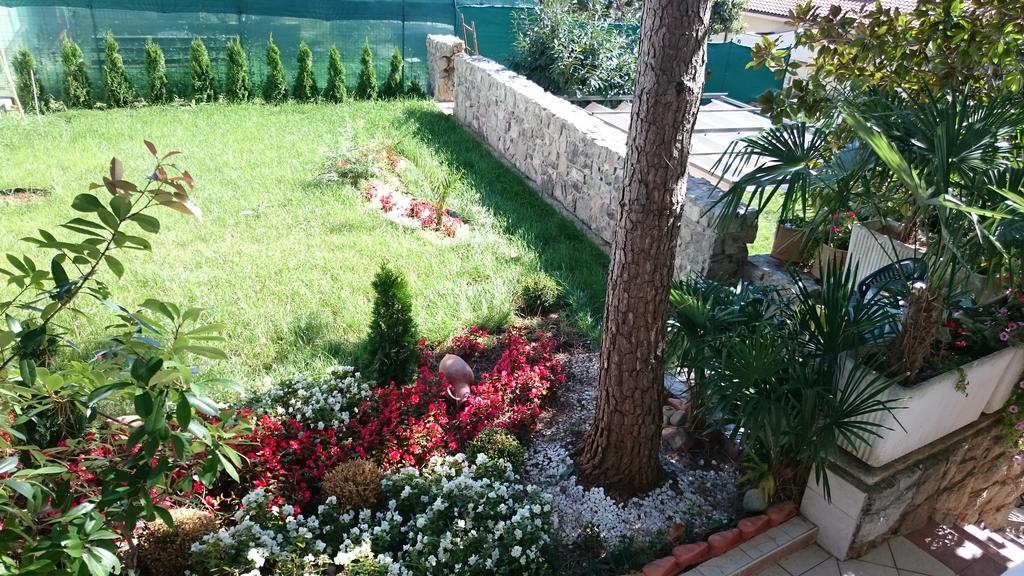 Villa Roses Apartments & Wellness Ičići Eksteriør bilde