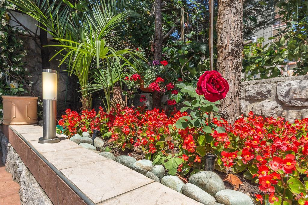 Villa Roses Apartments & Wellness Ičići Eksteriør bilde