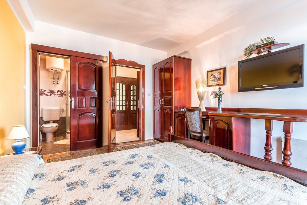Villa Roses Apartments & Wellness Ičići Eksteriør bilde