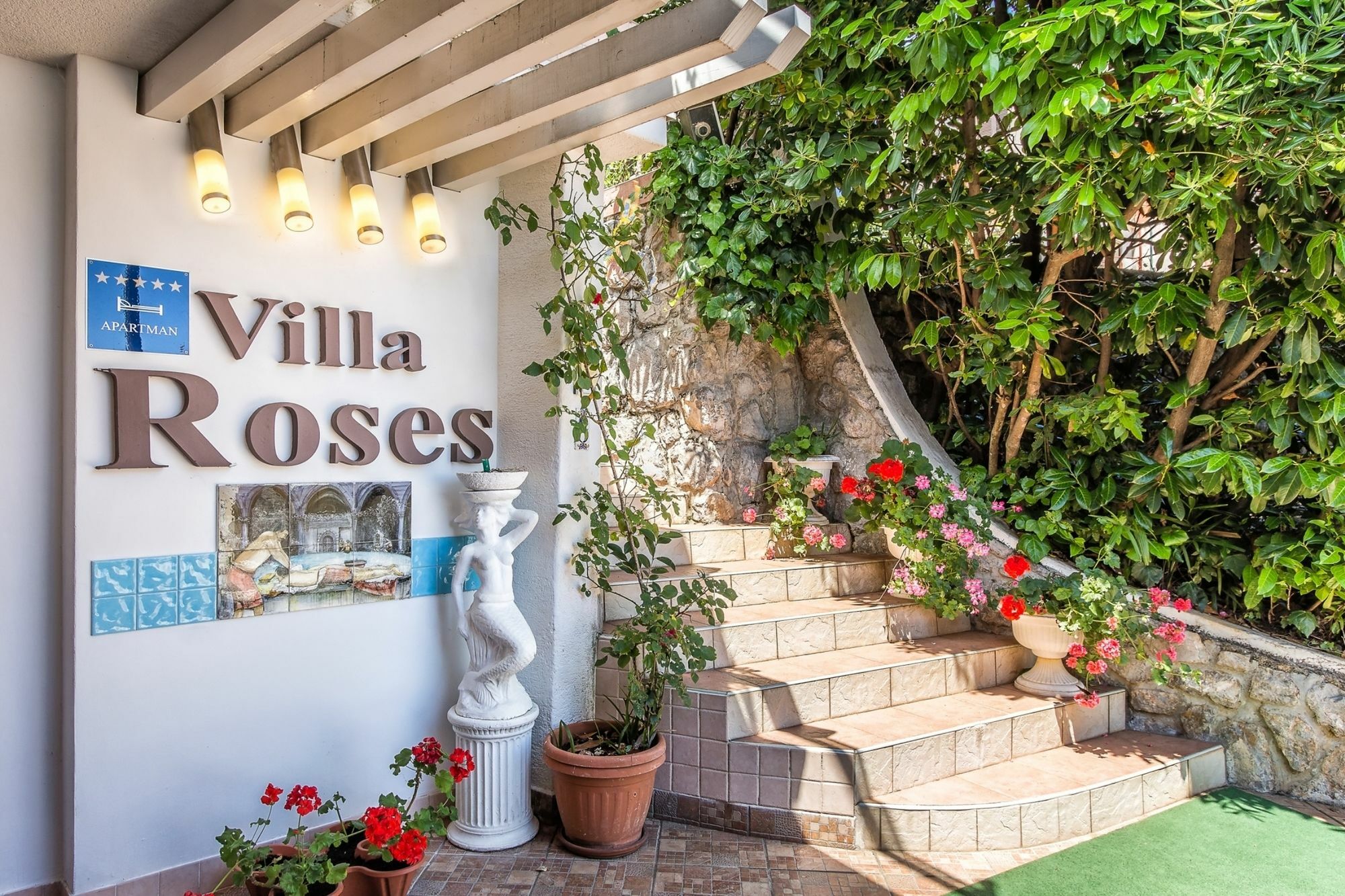 Villa Roses Apartments & Wellness Ičići Eksteriør bilde